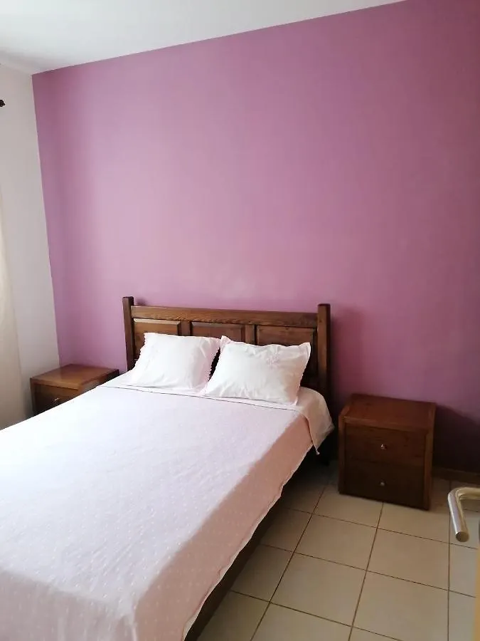 Family Apartment Πράγια 0*,